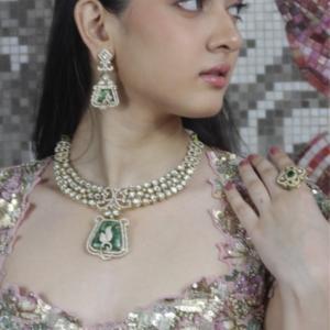 Emerald Grace Polki Necklace Set