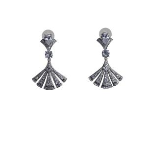 Elegant Fan-Shaped Diamond Earrings